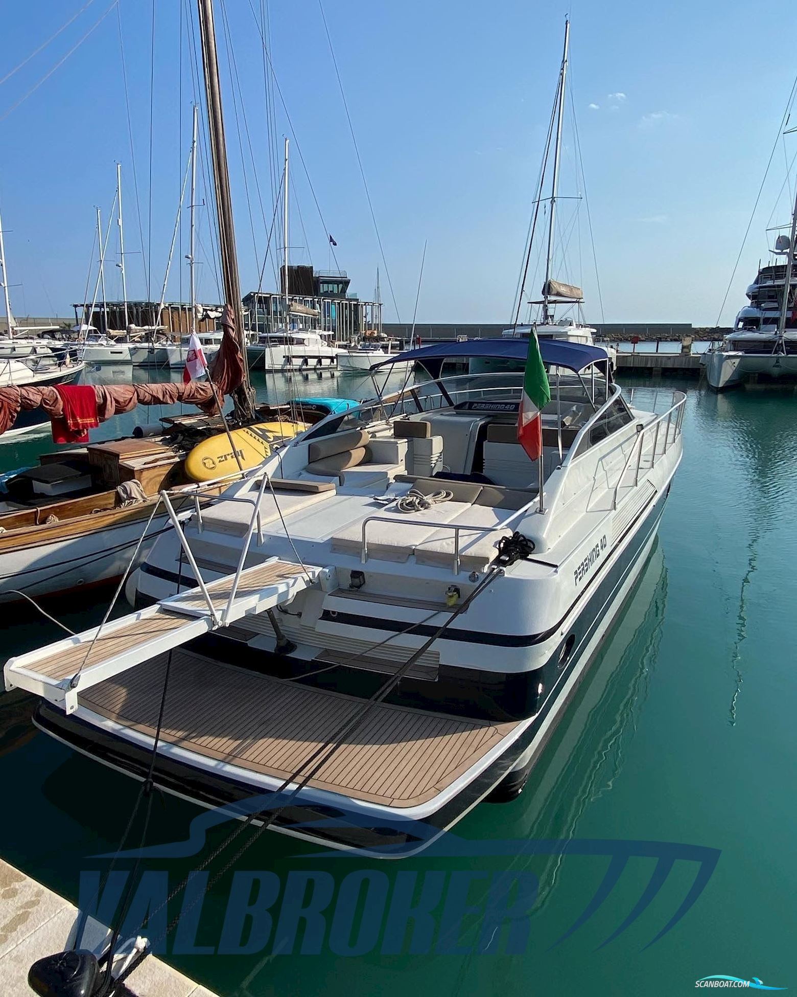 Pershing 40