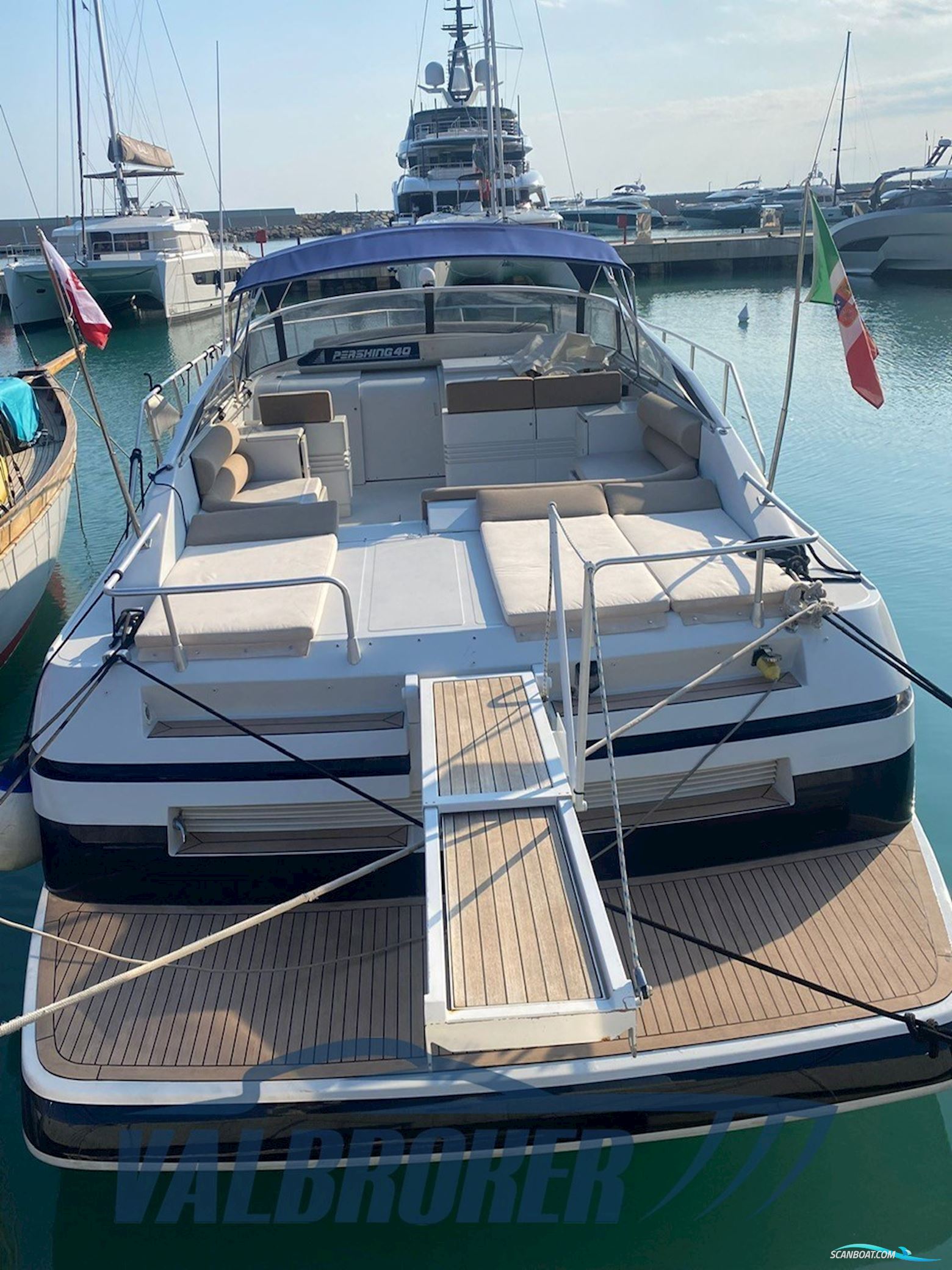 Pershing 40