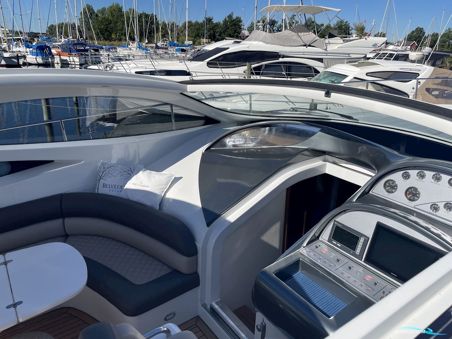 Pershing 52