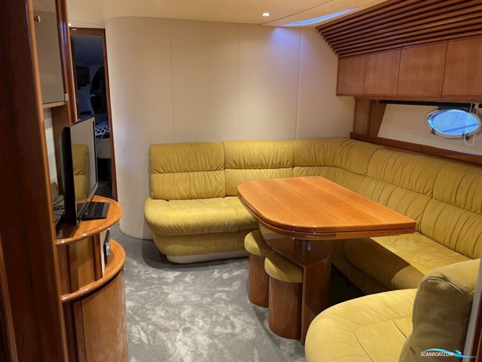 Pershing 52