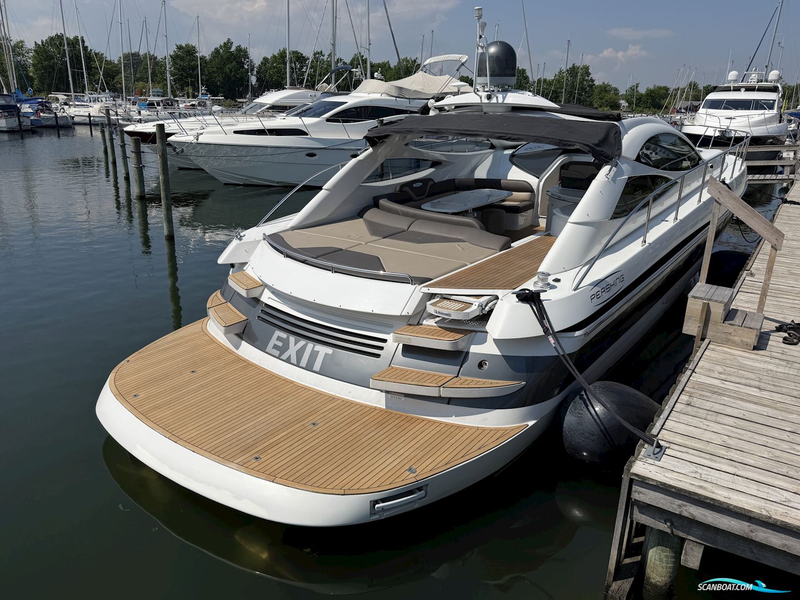 Pershing 52