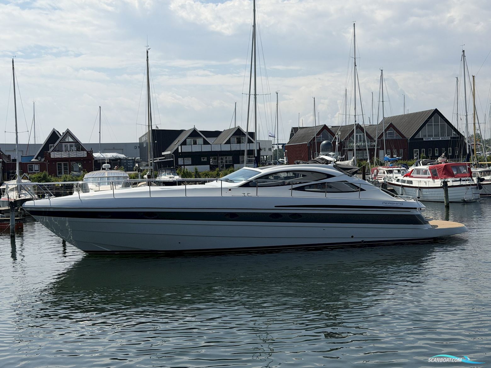 Pershing 52