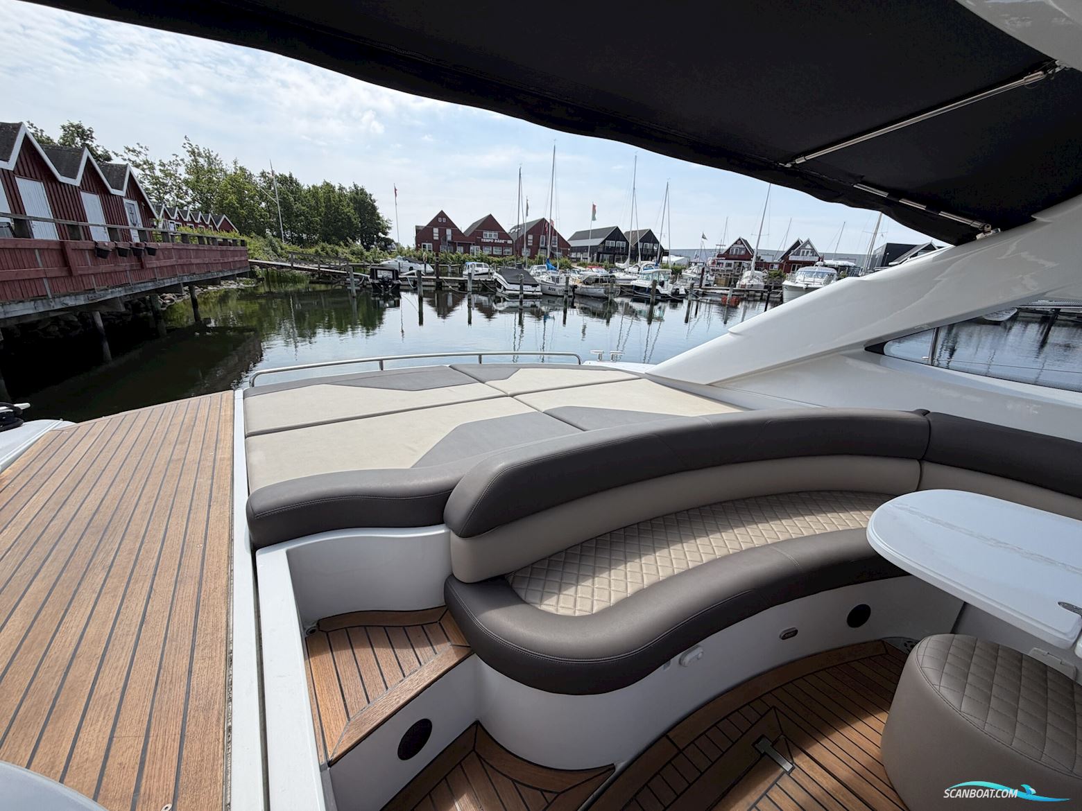 Pershing 52