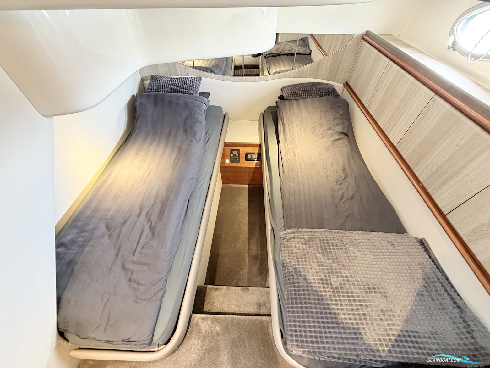 Pershing 52