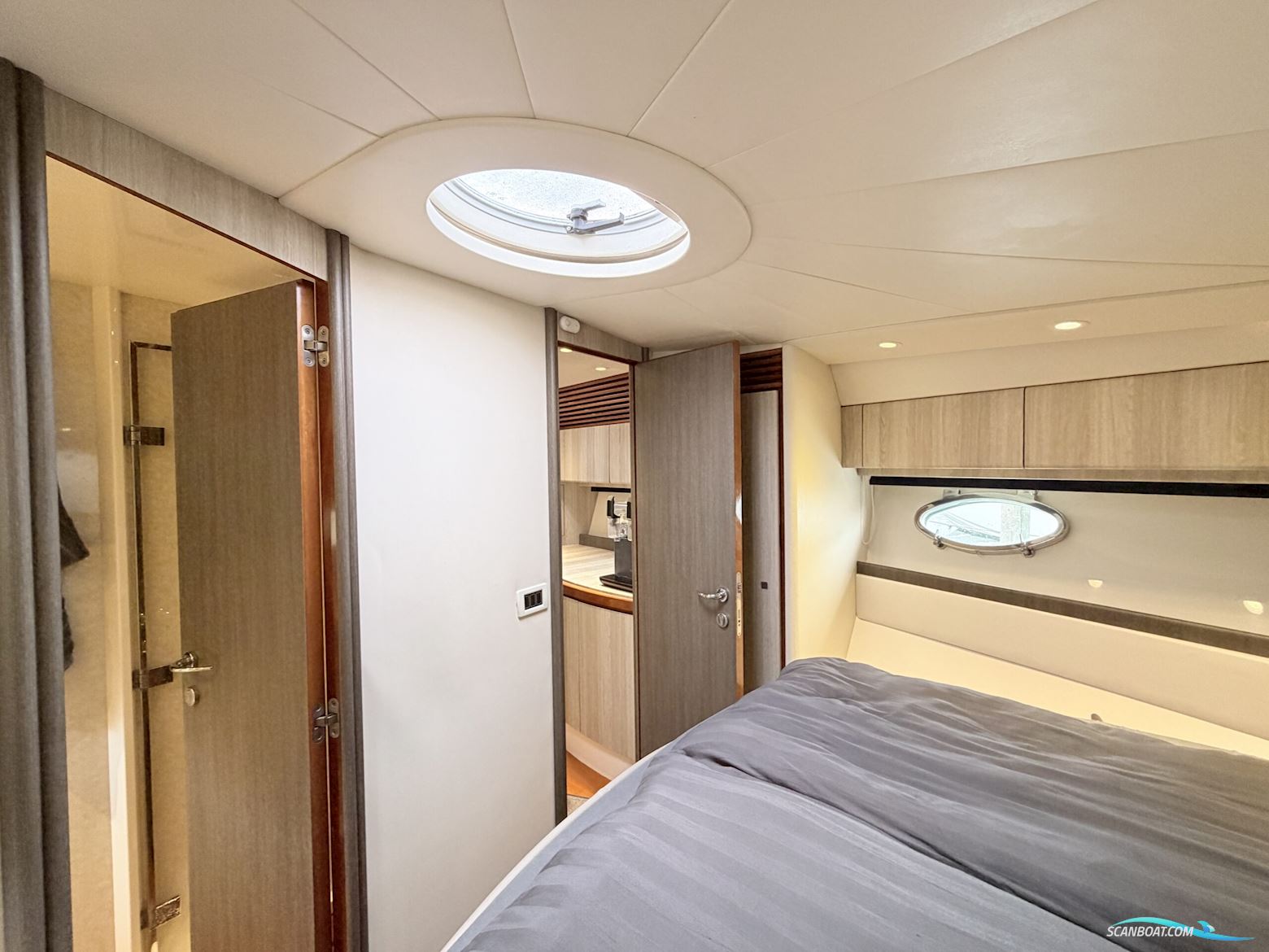 Pershing 52