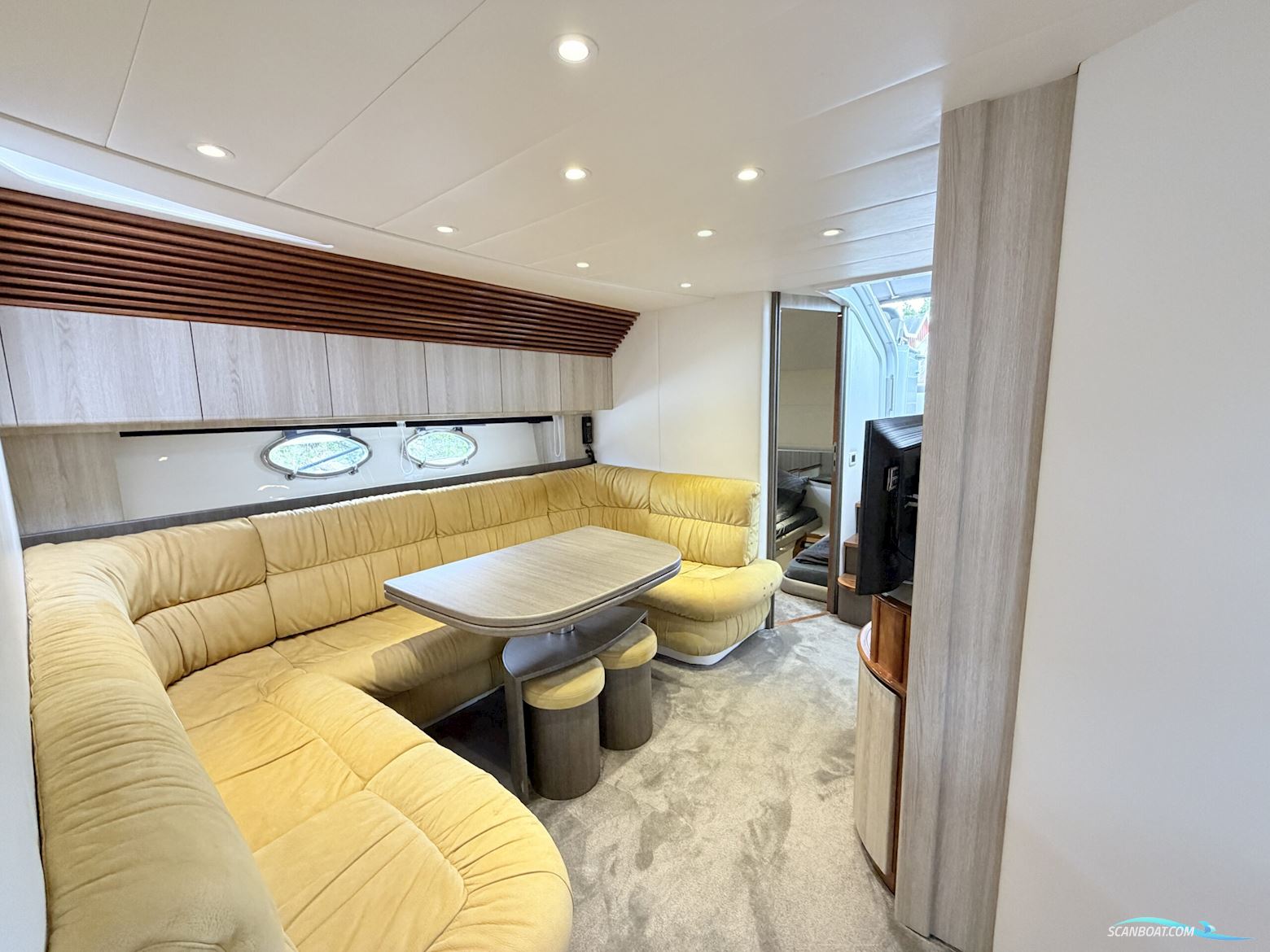 Pershing 52