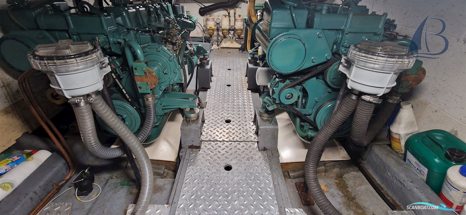Phuket Trawler 35