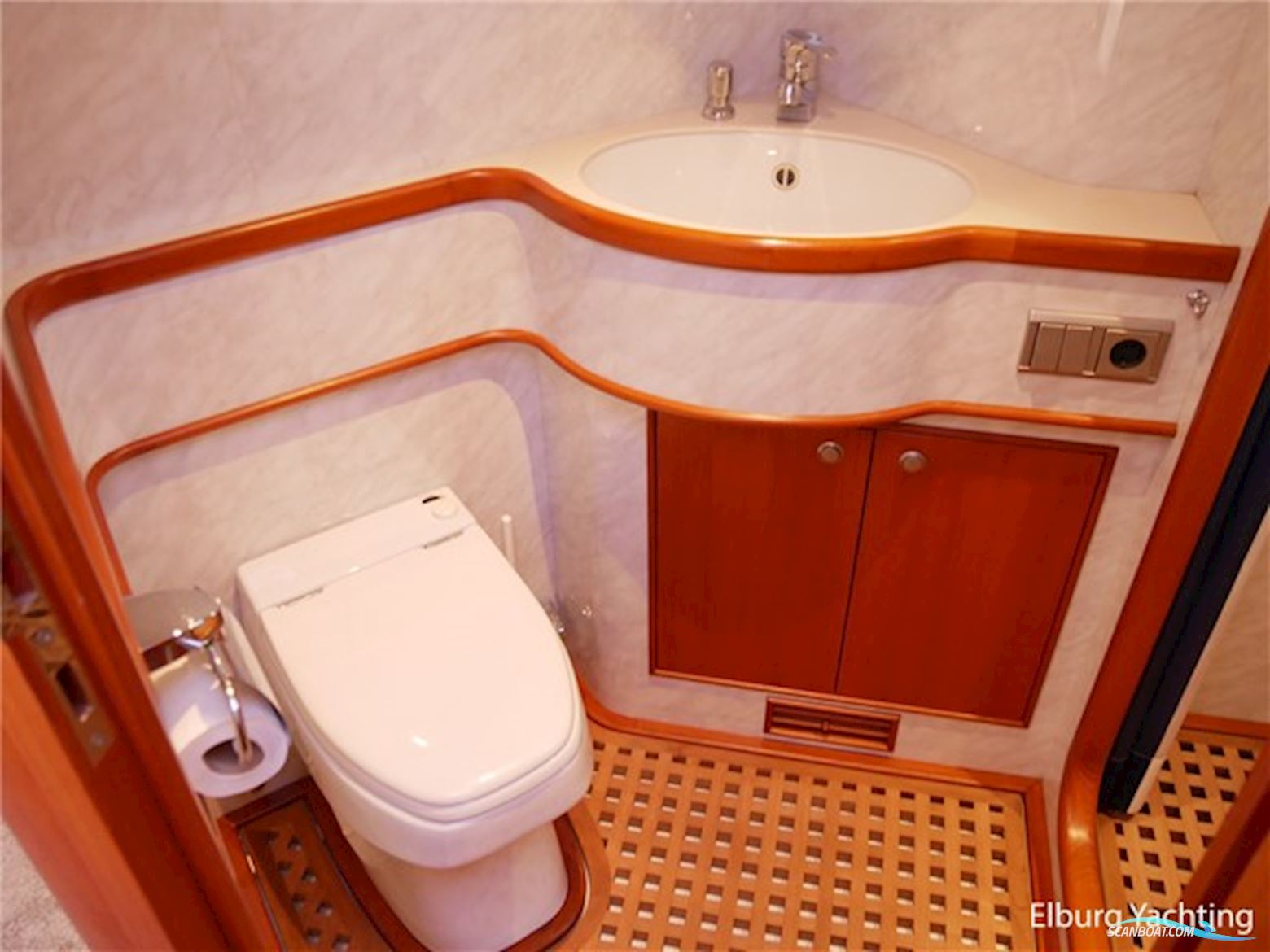 Pieter Beeldsnijder 58 - Open Pilothouse 