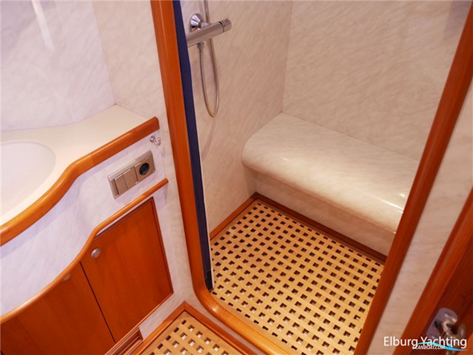 Pieter Beeldsnijder 58 - Open Pilothouse