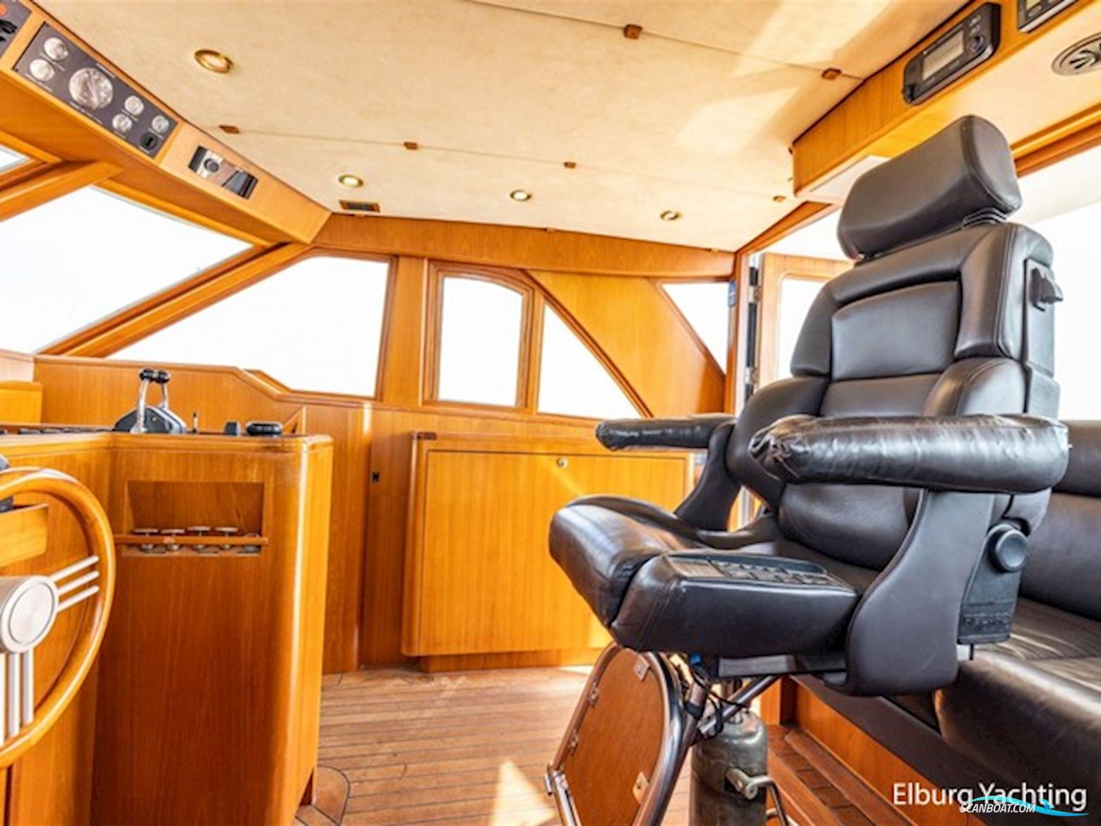 Pieter Beeldsnijder 60 - Explorer Yacht 