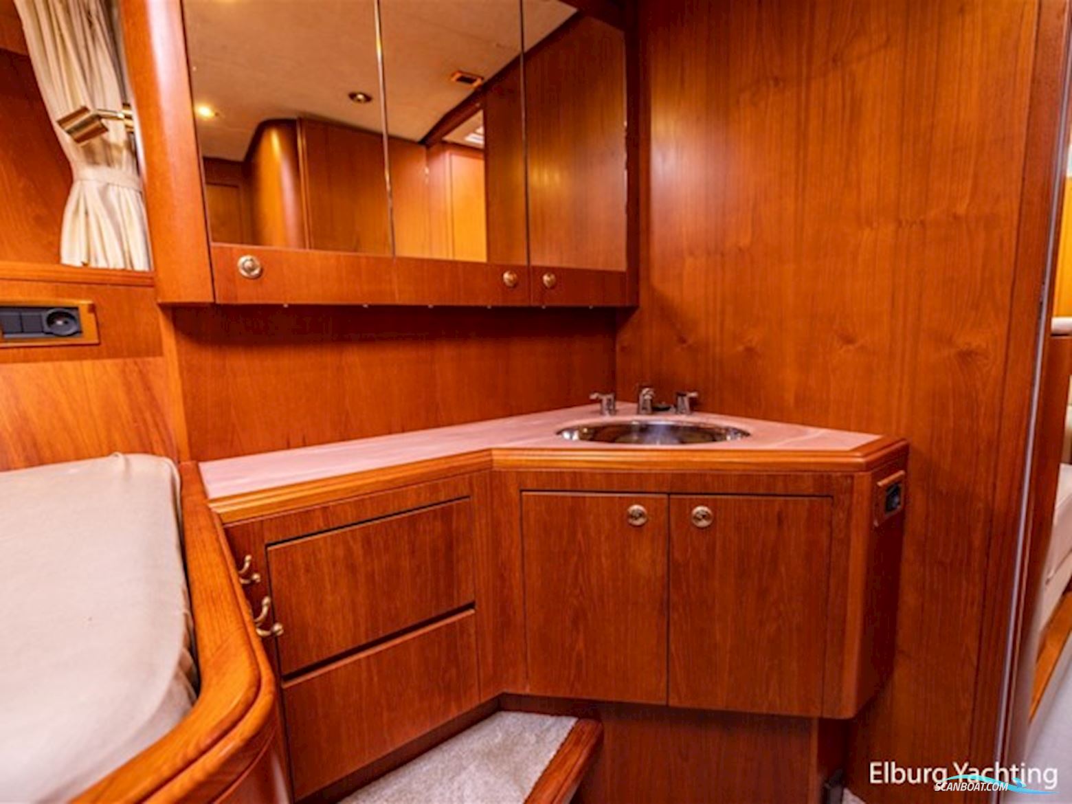 Pieter Beeldsnijder 60 - Explorer Yacht