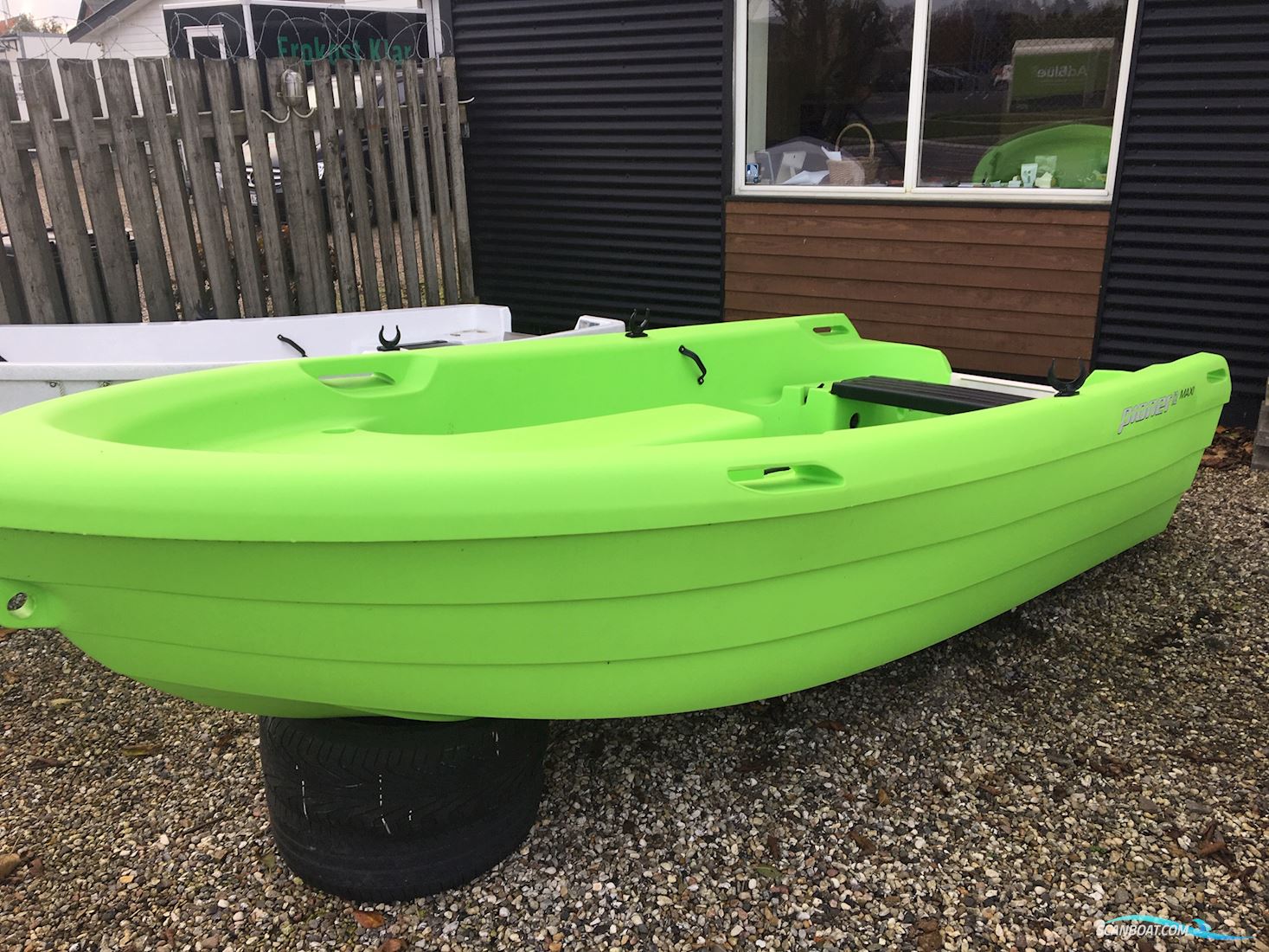 Pioner Maxi 12 Lime Motorboot 2024, Dänemark