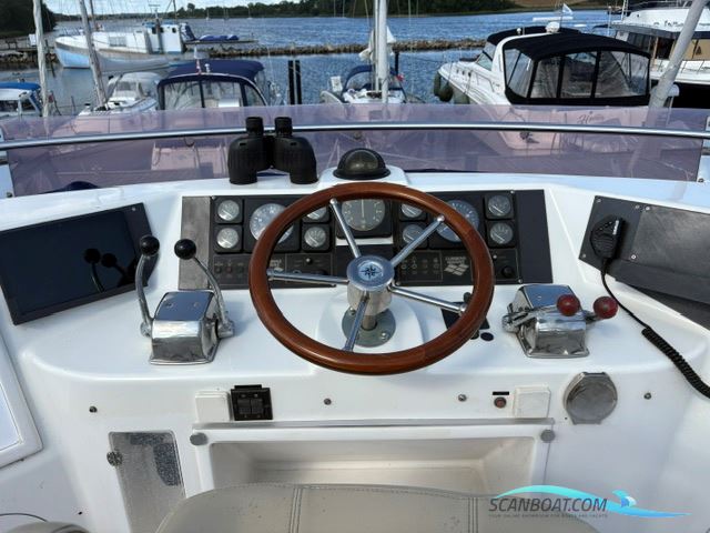 President 395 - Flybridge