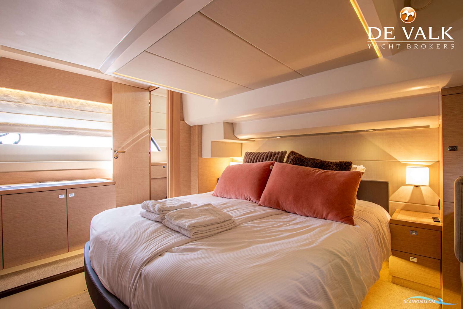 Prestige 550 Flybridge