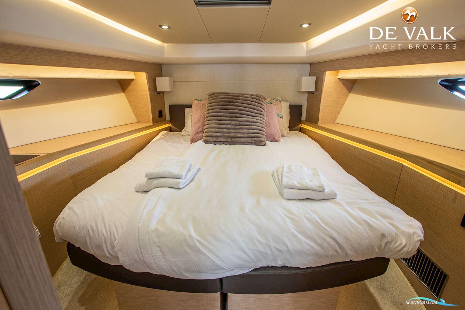 Prestige 550 Flybridge