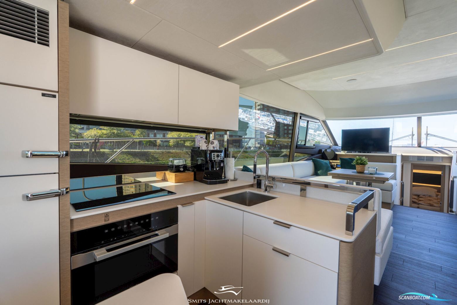 Prestige 590 Flybridge