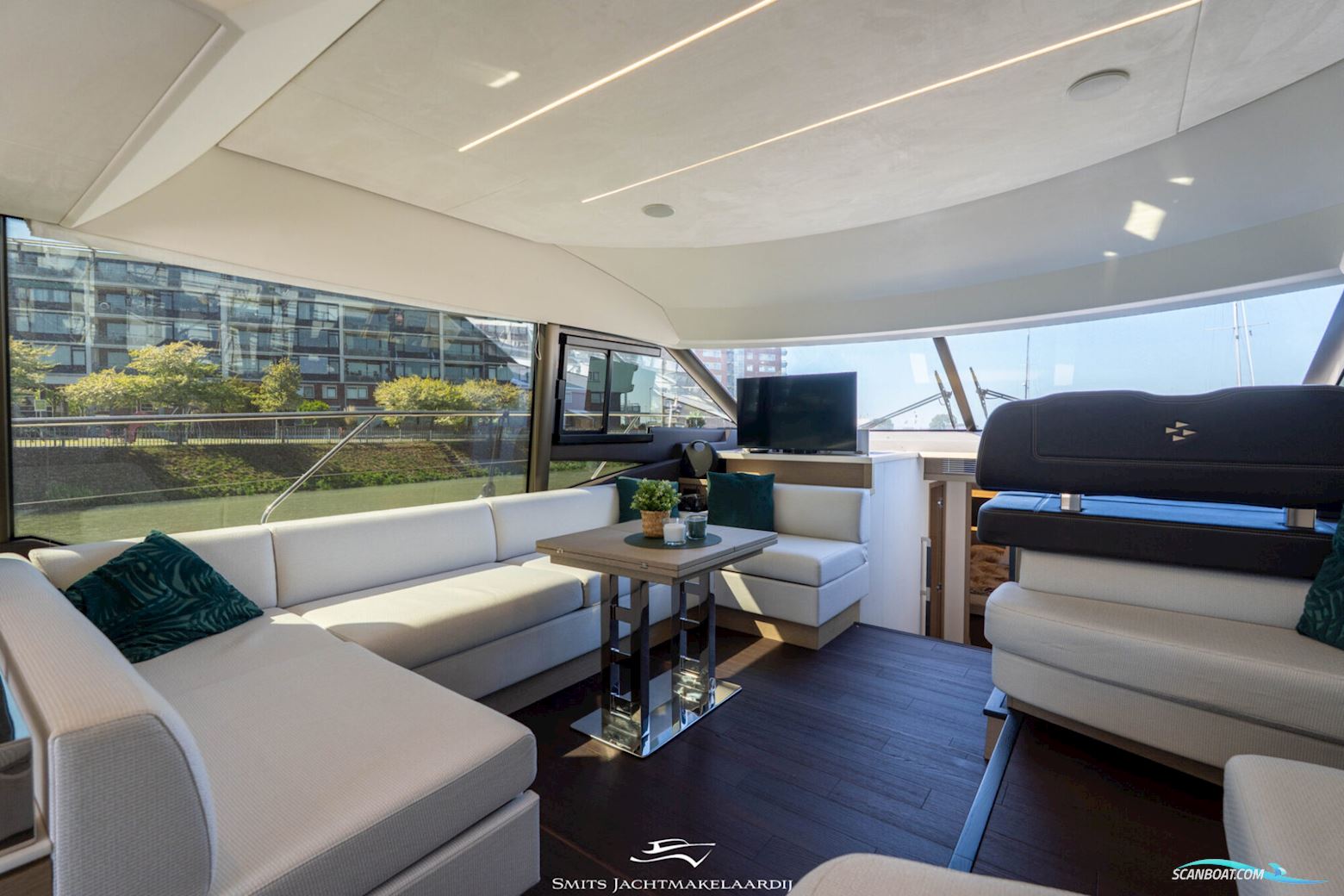 Prestige 590 Flybridge