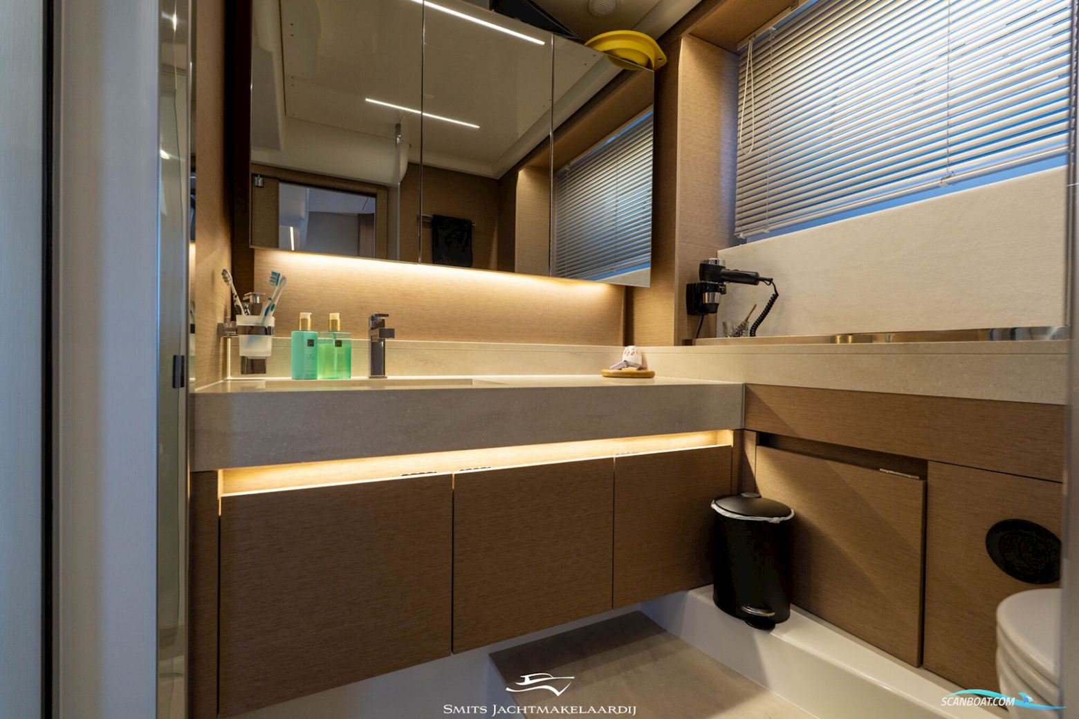 Prestige 590 Flybridge