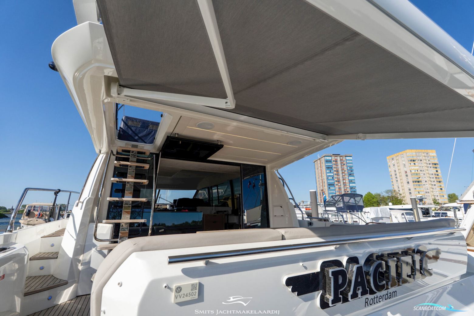 Prestige 590 Flybridge