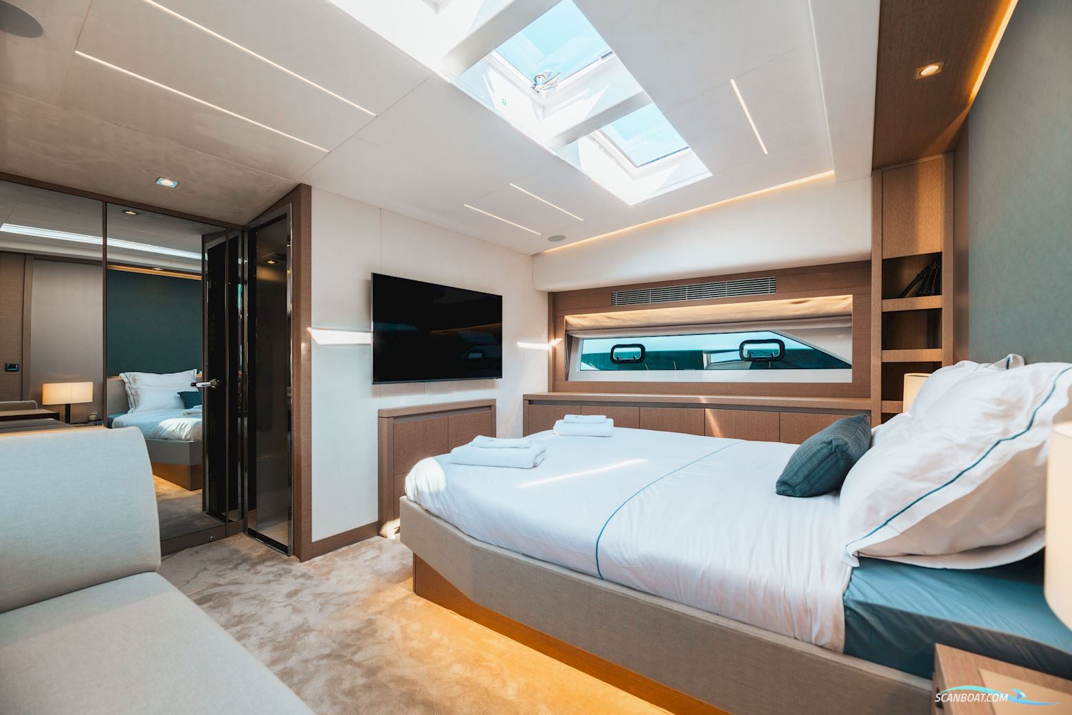 Prestige 690 flybridge