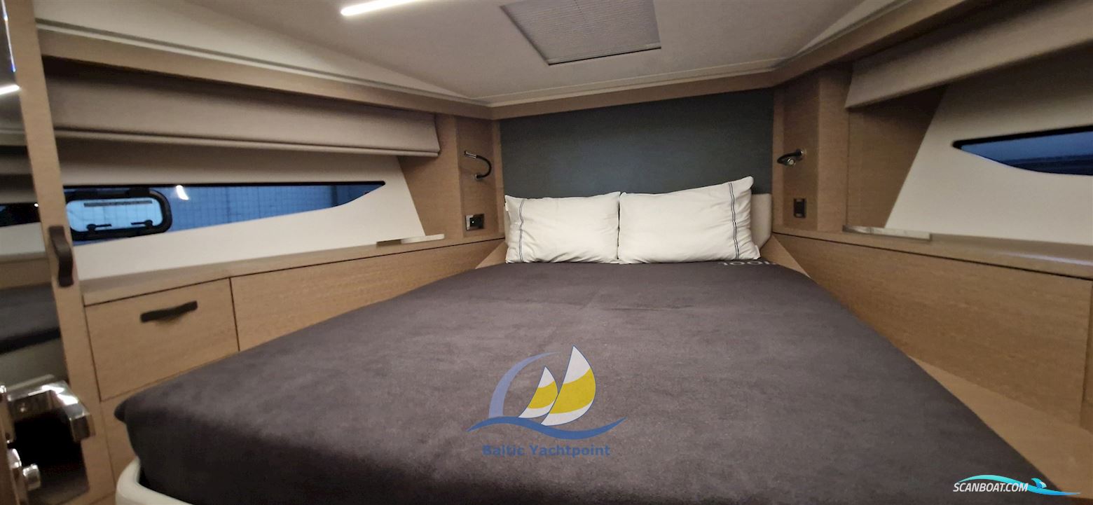 Prestige Yachts Prestige 420 Fly