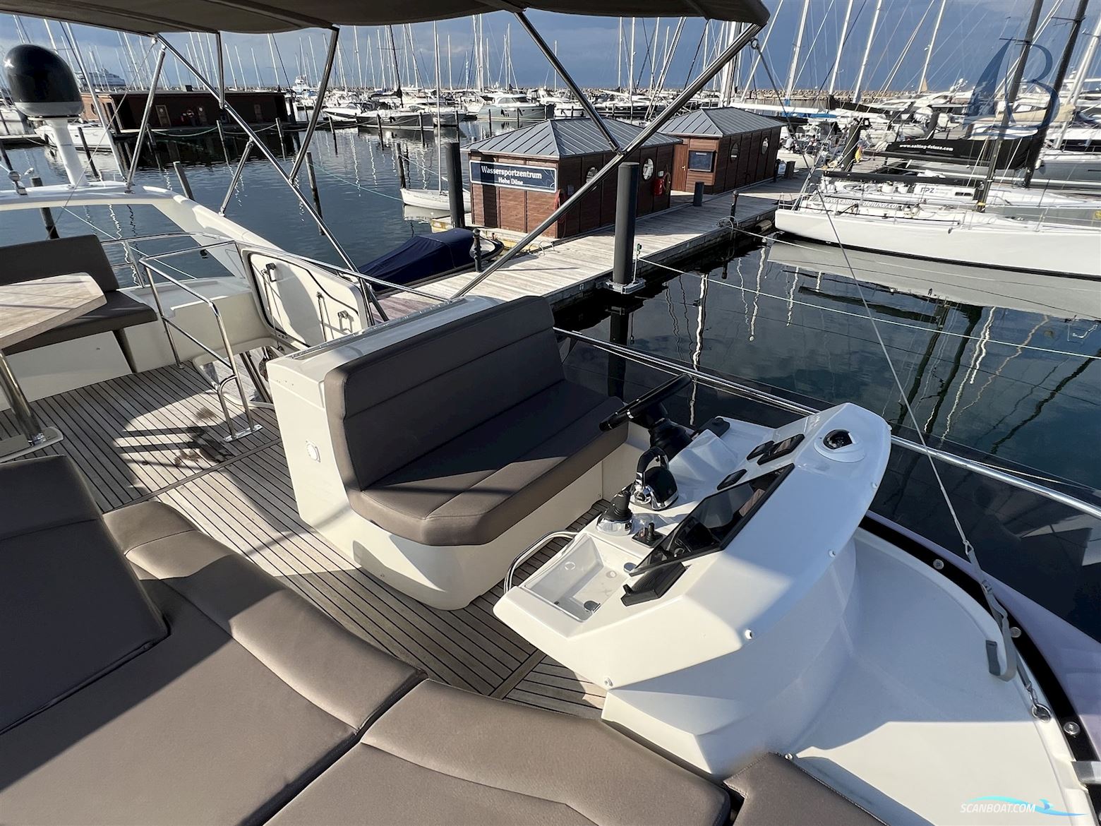 Prestige Yachts Prestige 500 Fly