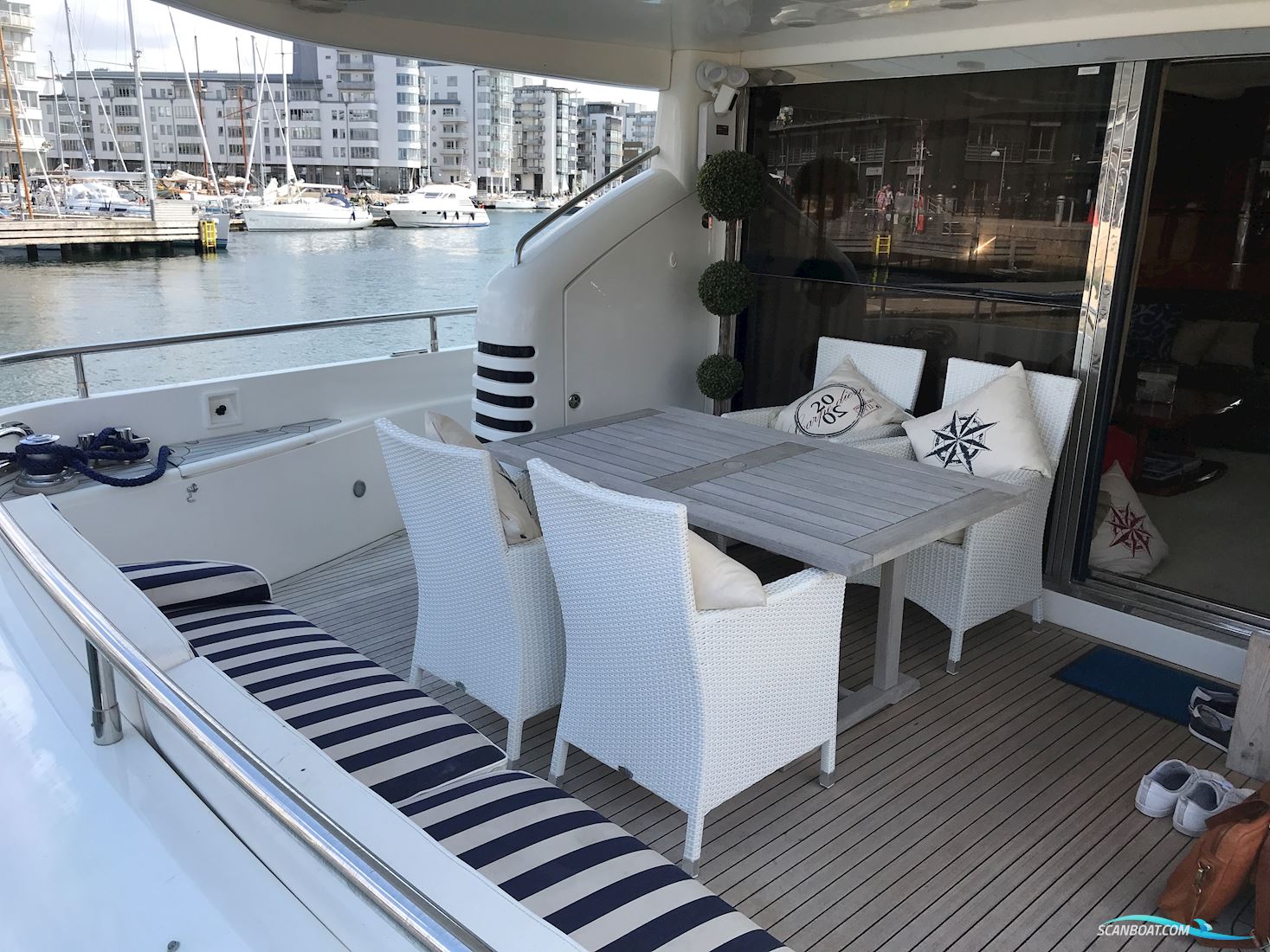 Princess 23M