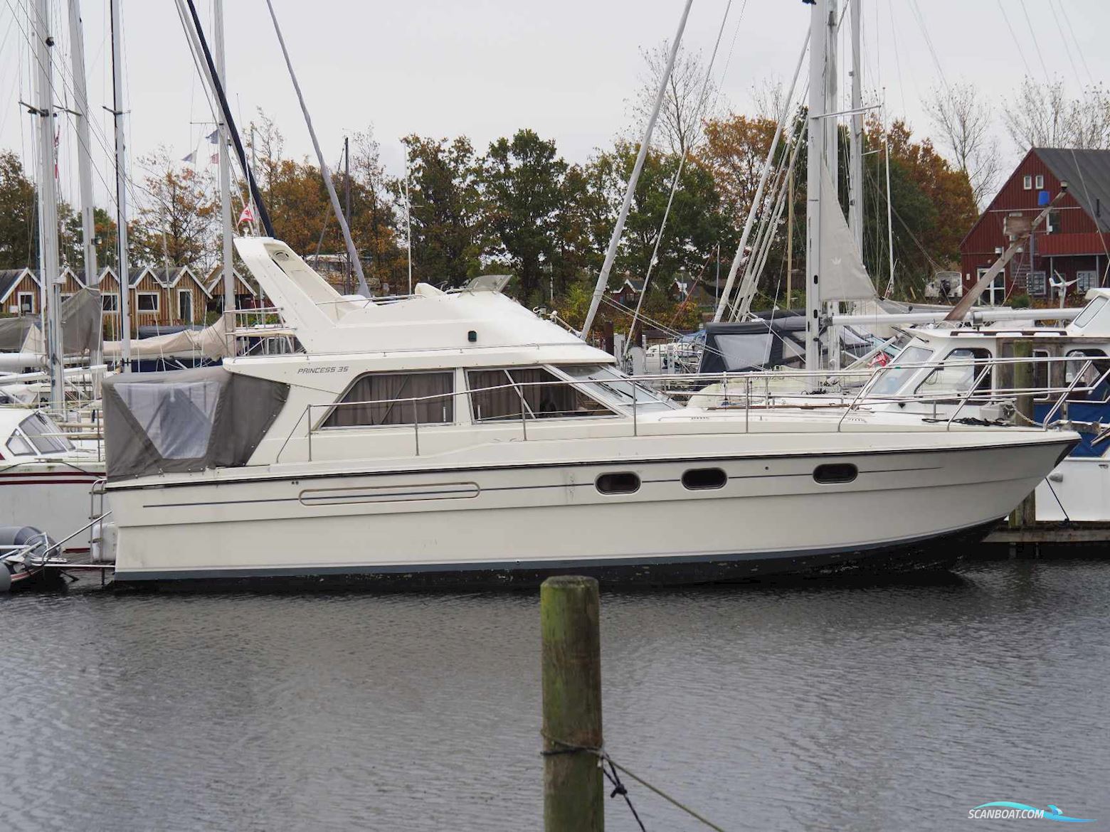 Princess 35 Motorboot 1986, mit Volvo Penta motor, Dänemark
