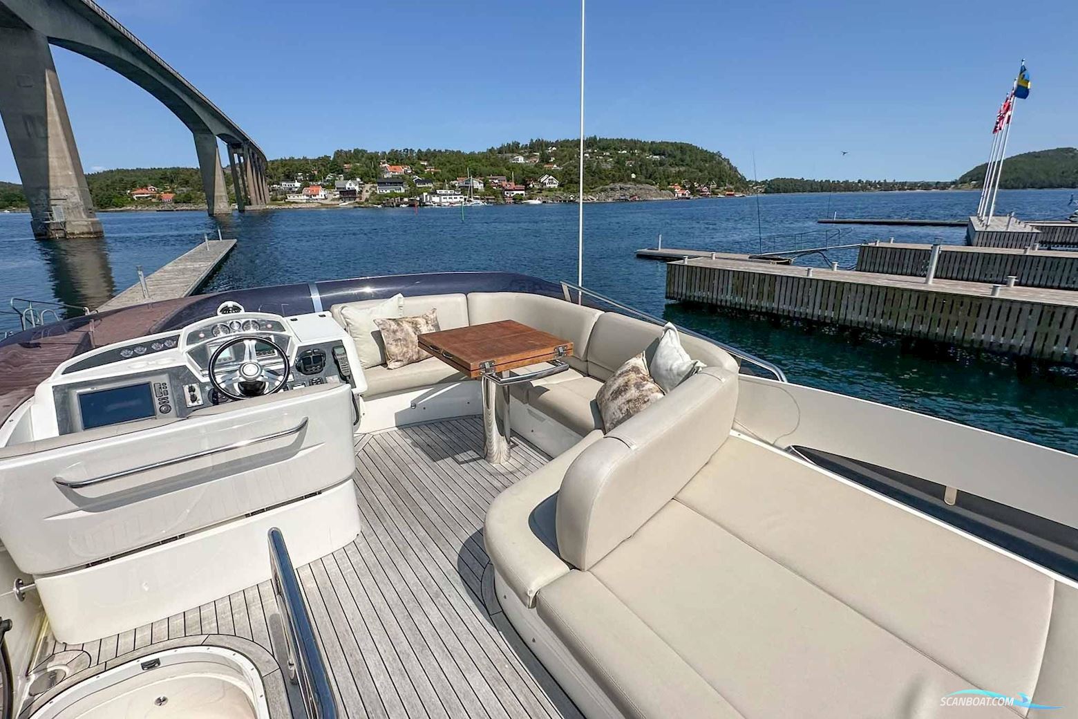 PRINCESS 42 Flybridge Motor Yacht