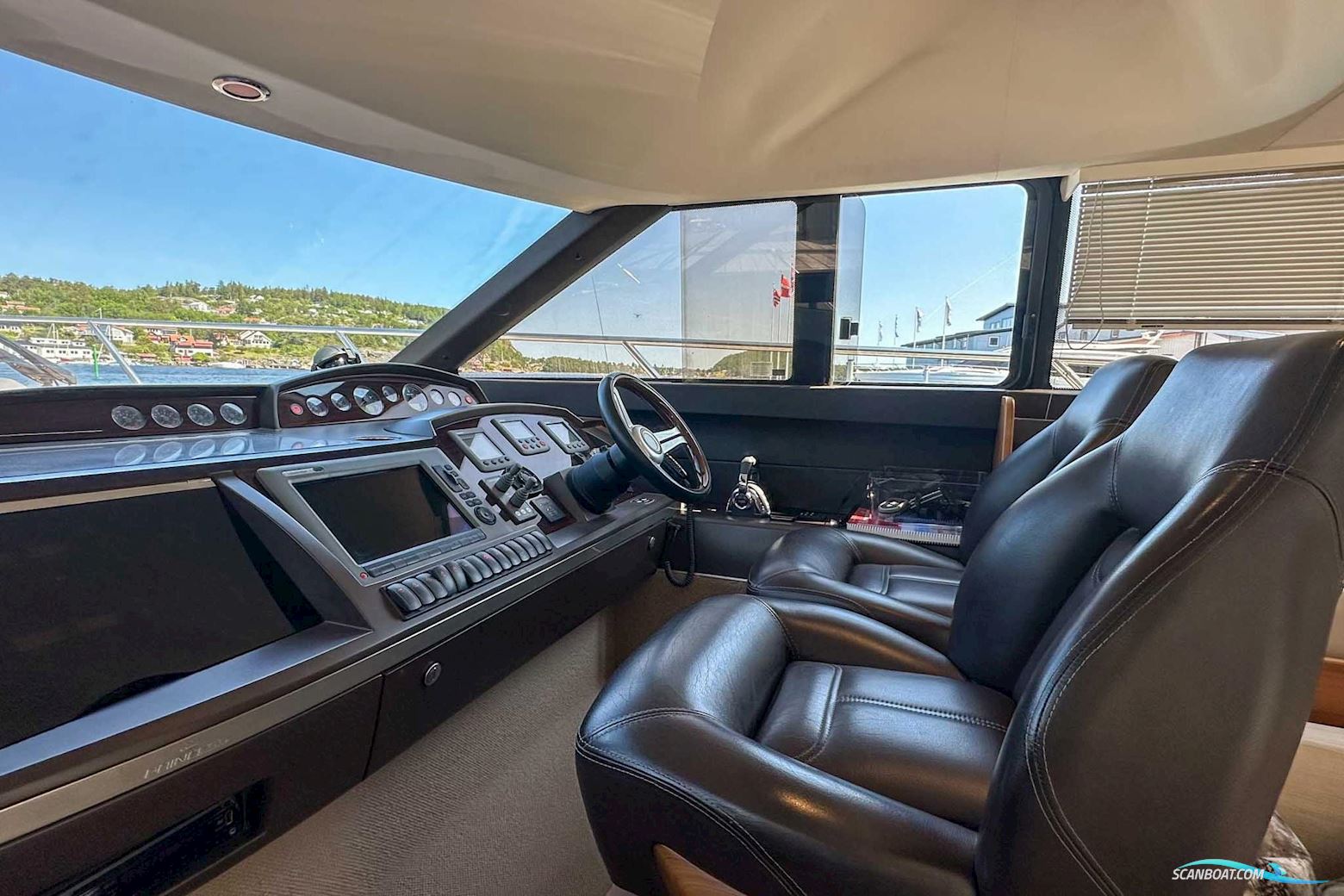 PRINCESS 42 Flybridge Motor Yacht