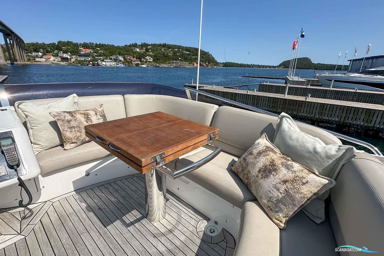 PRINCESS 42 Flybridge Motor Yacht