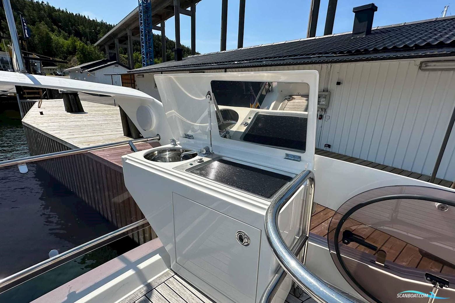 PRINCESS 42 Flybridge Motor Yacht