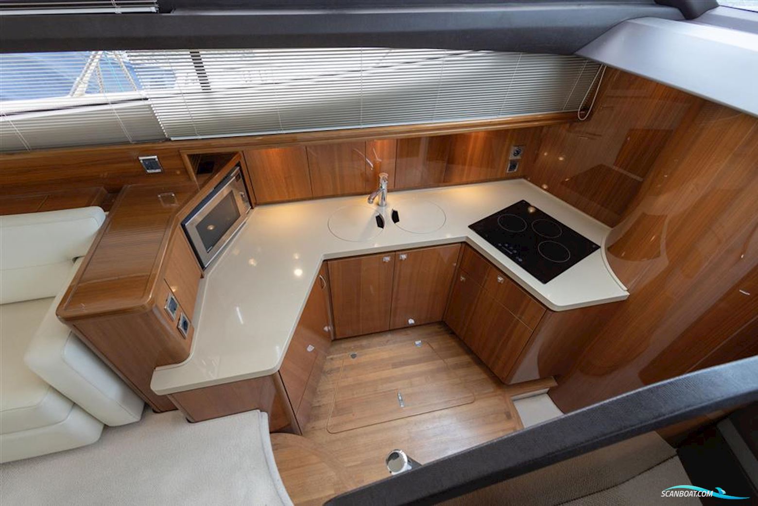 Princess 42 Flybridge