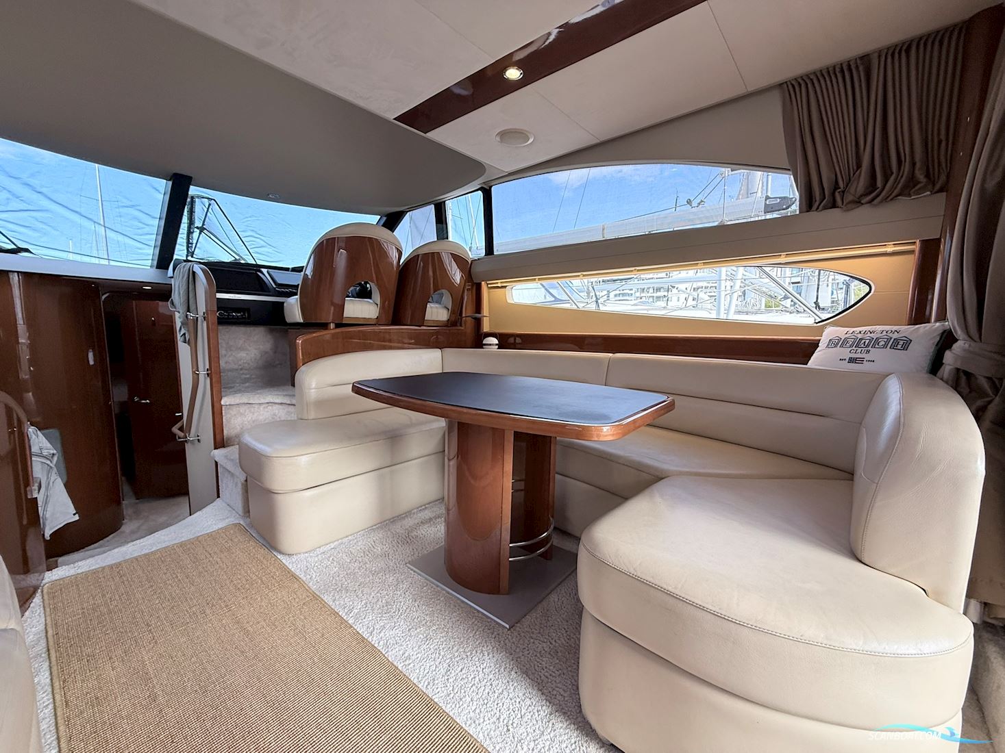 Princess 42 flybridge