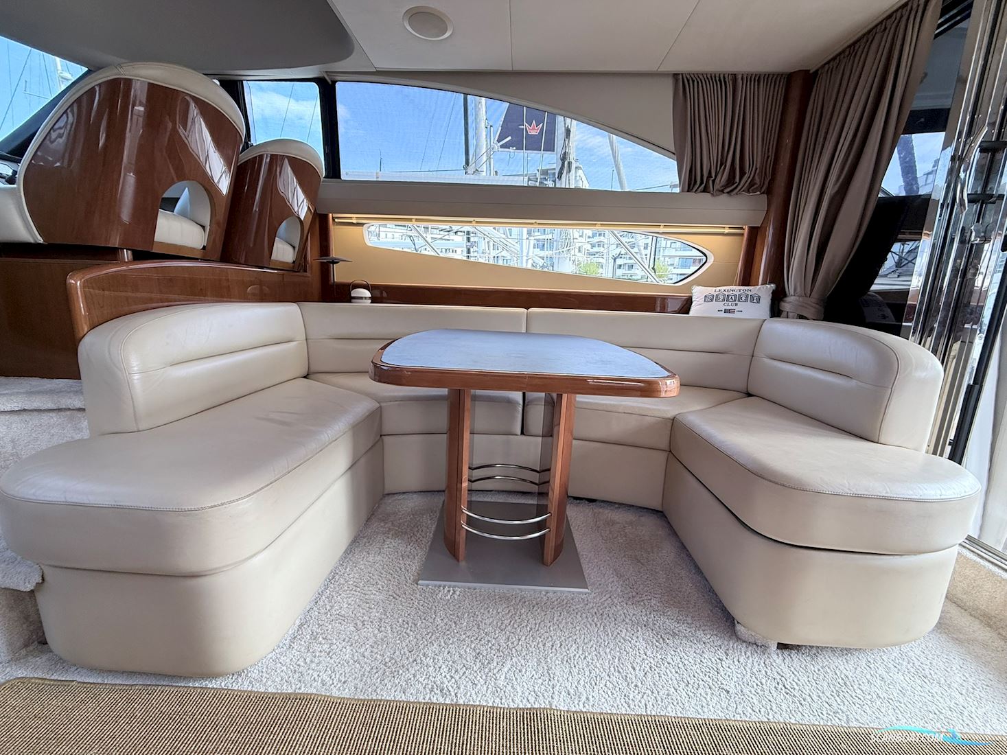 Princess 42 flybridge