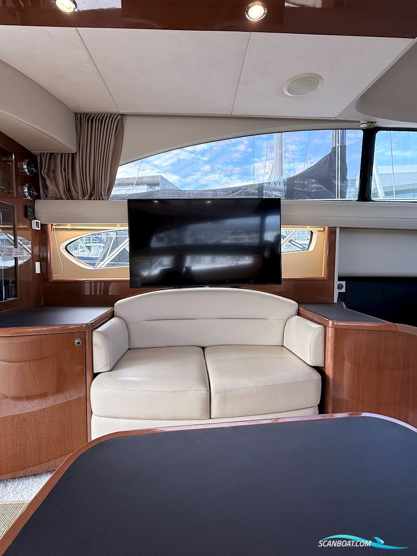 Princess 42 flybridge