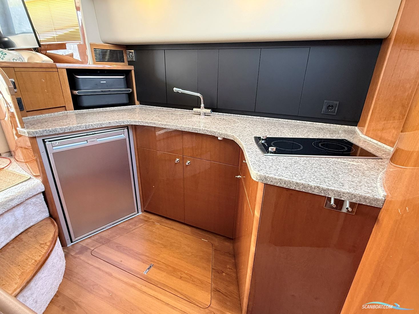 Princess 42 flybridge