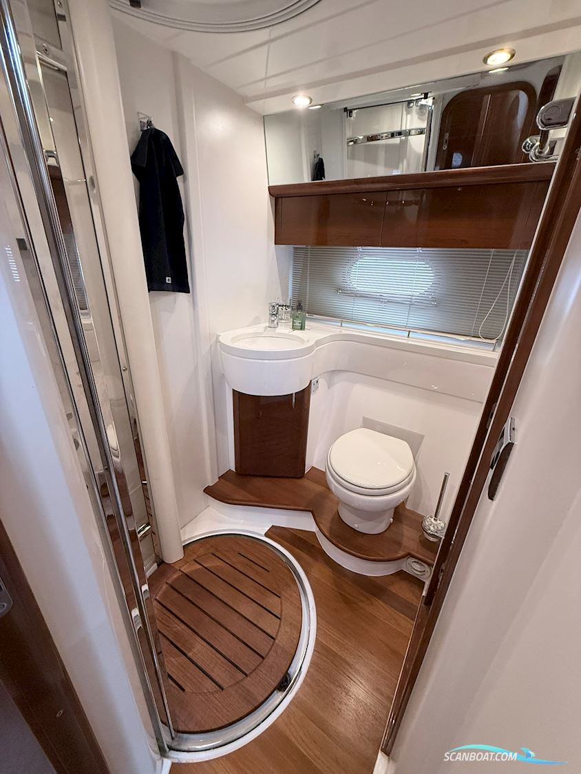 Princess 42 flybridge