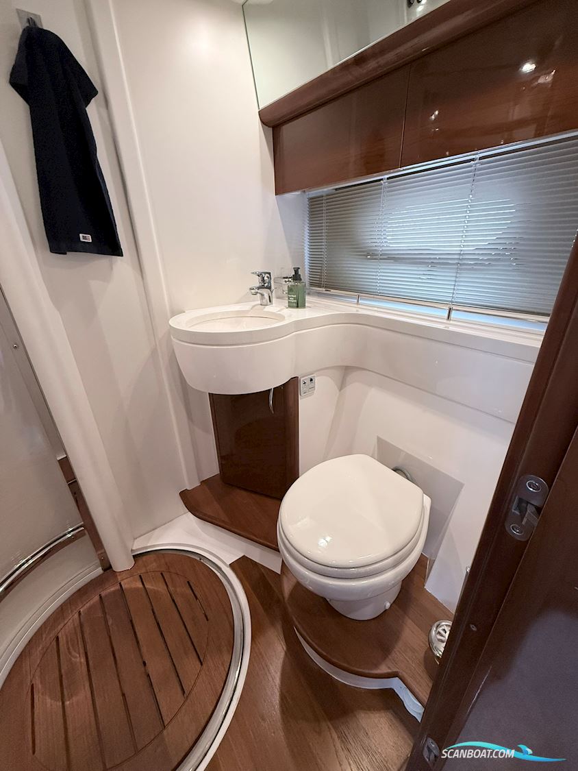 Princess 42 flybridge