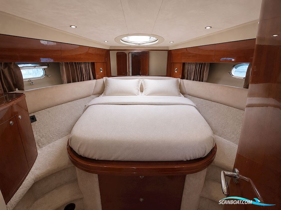 Princess 42 flybridge