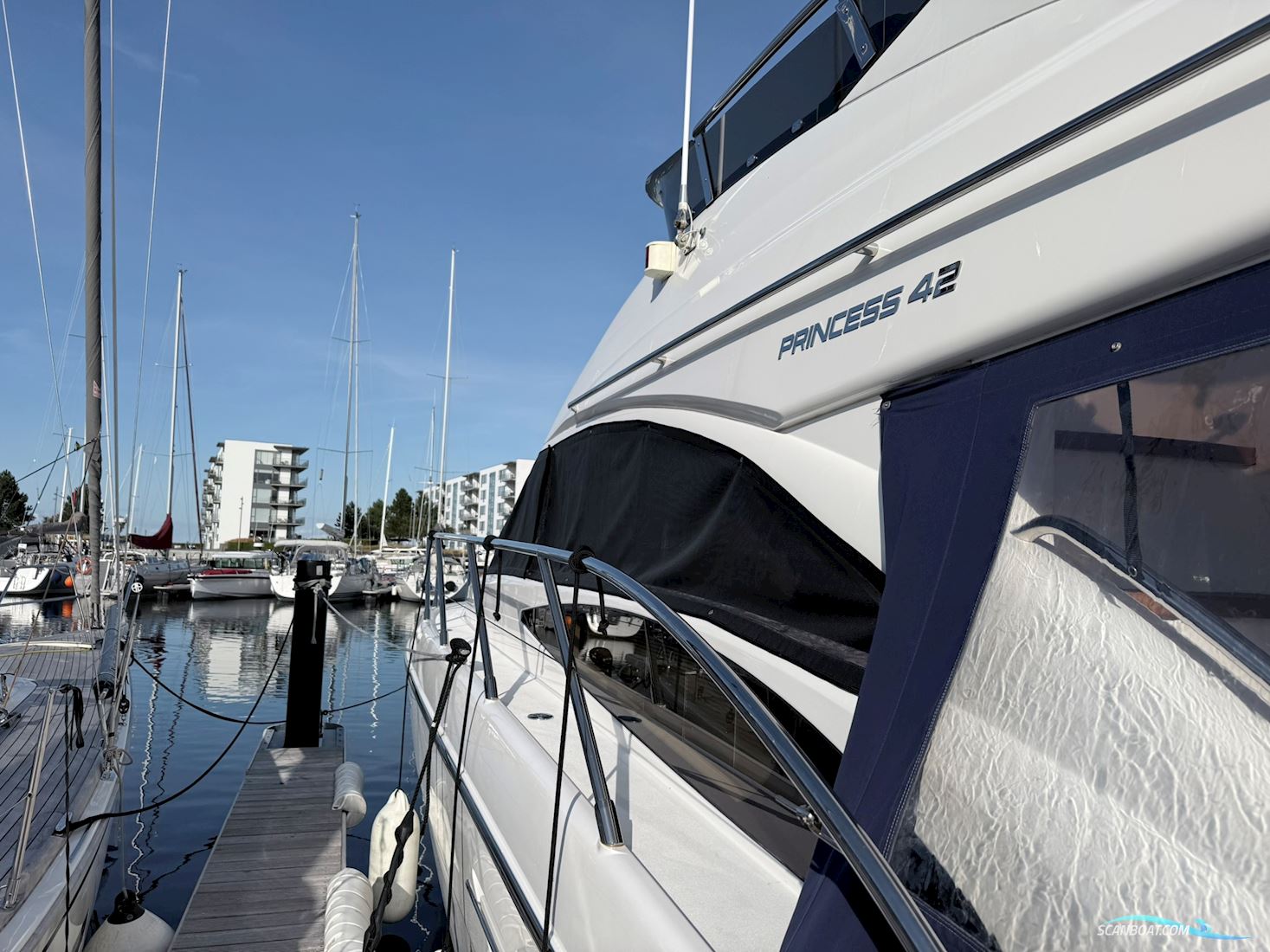 Princess 42 flybridge