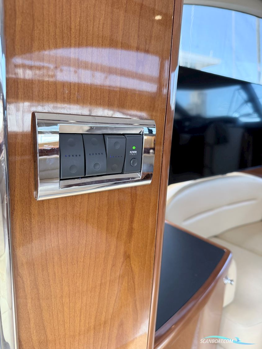 Princess 42 flybridge