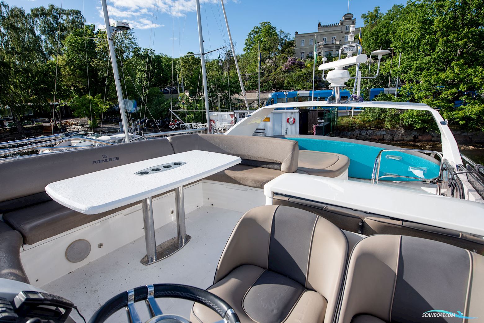 PRINCESS 54