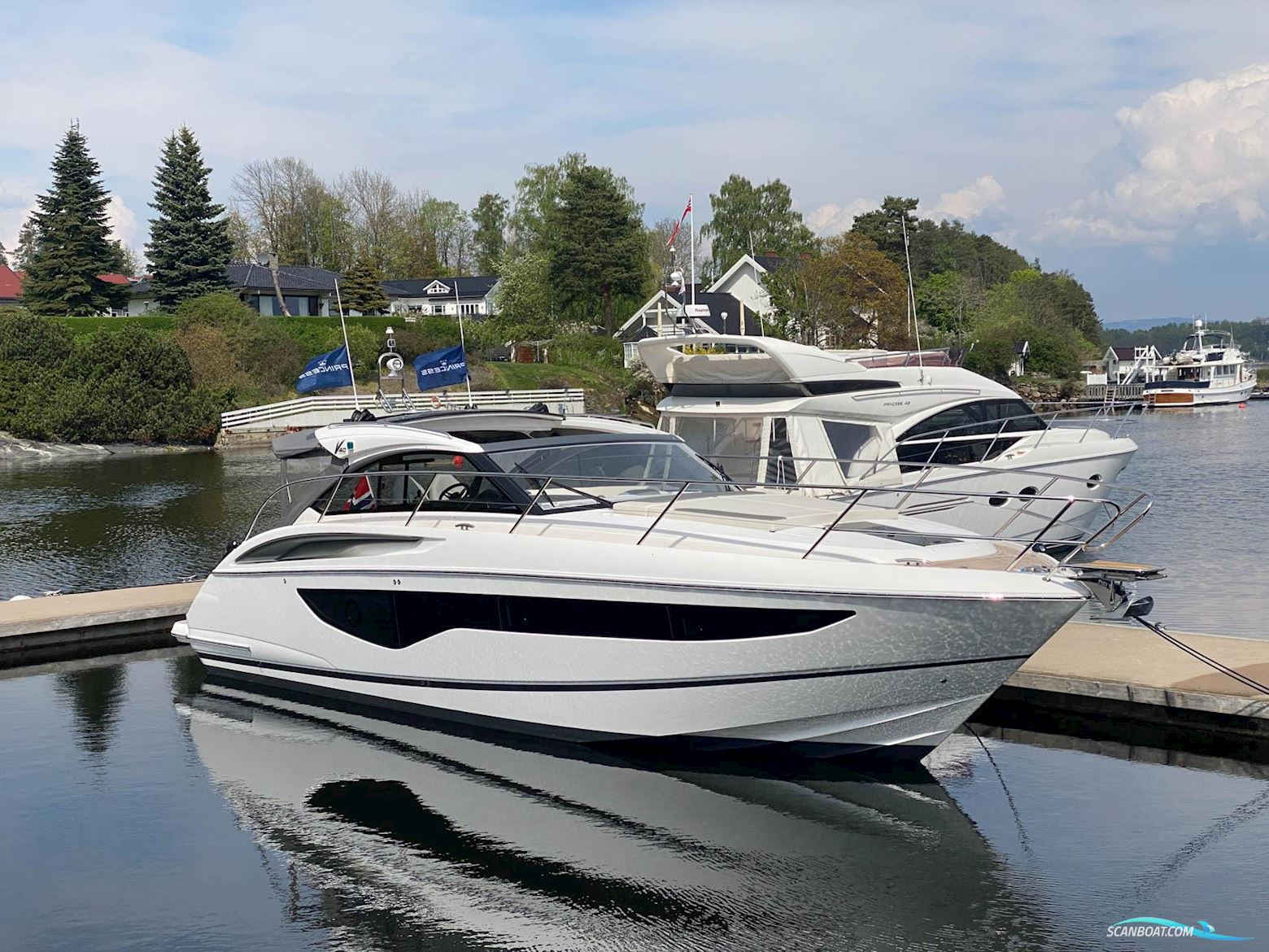 Princess V40 Motorboot 2023, Norwegen