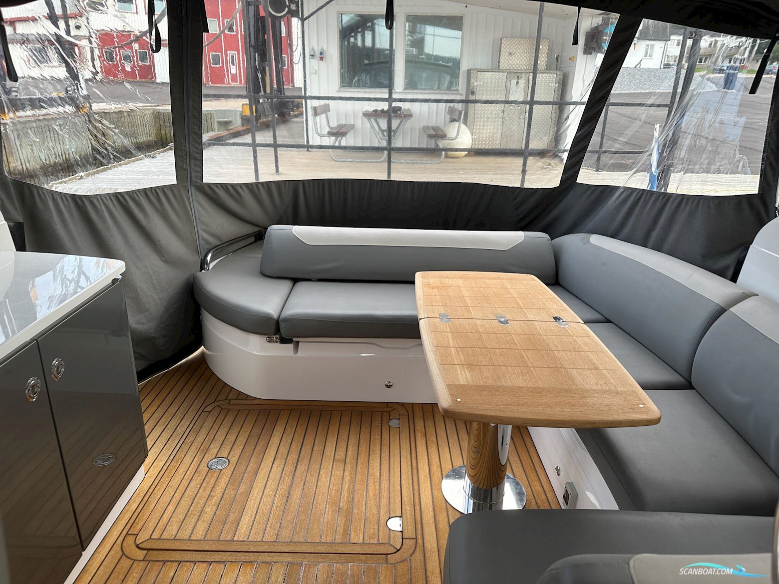 PRINCESS V40