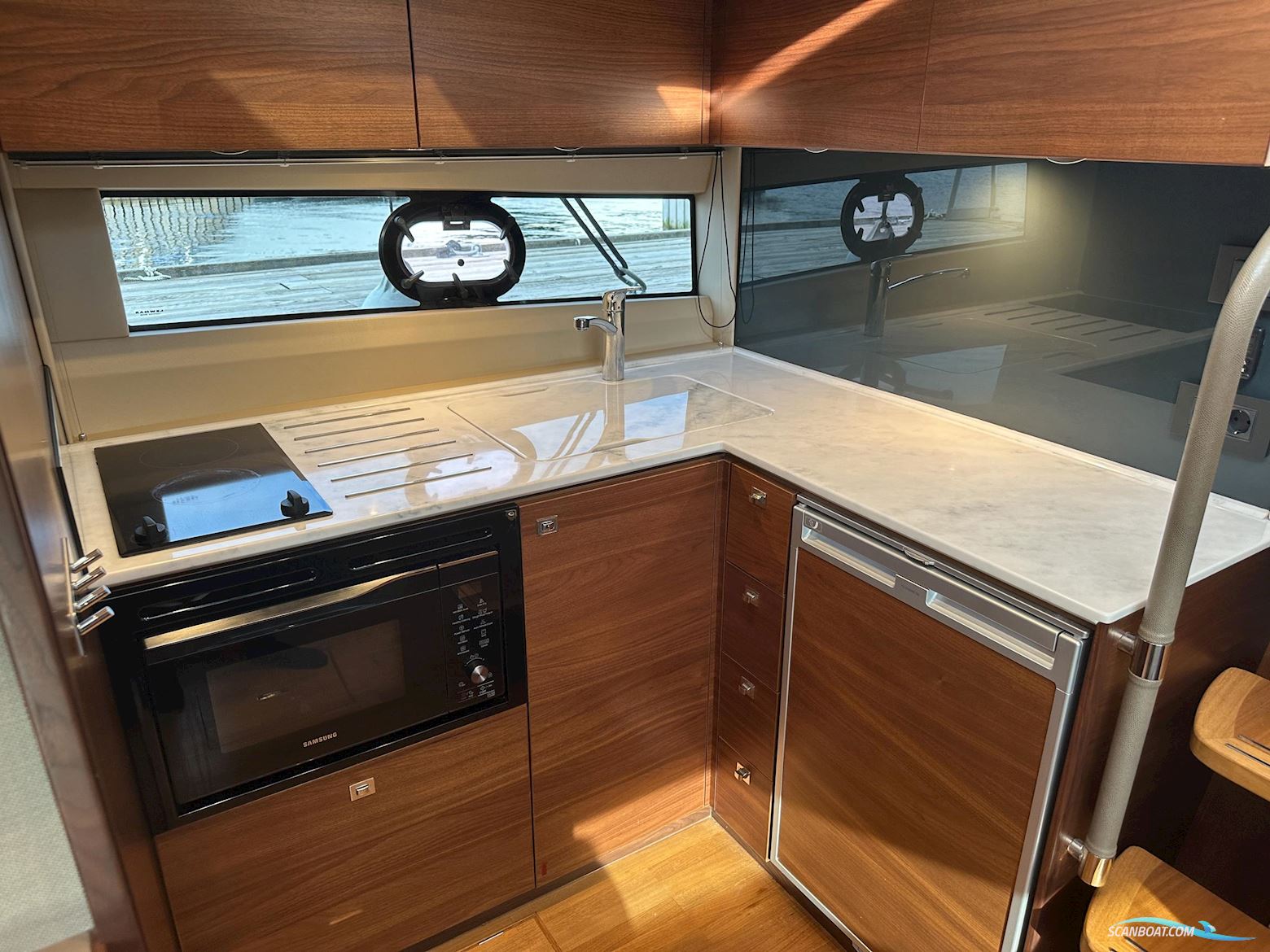 PRINCESS V40