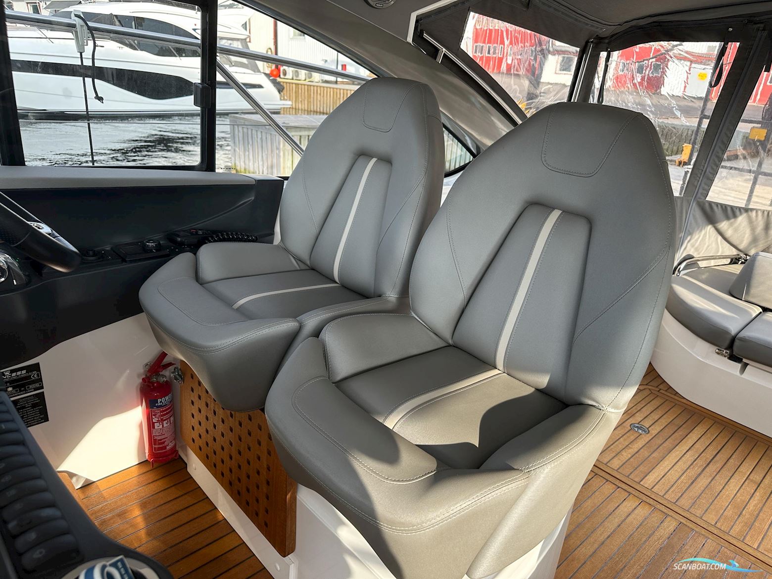 PRINCESS V40
