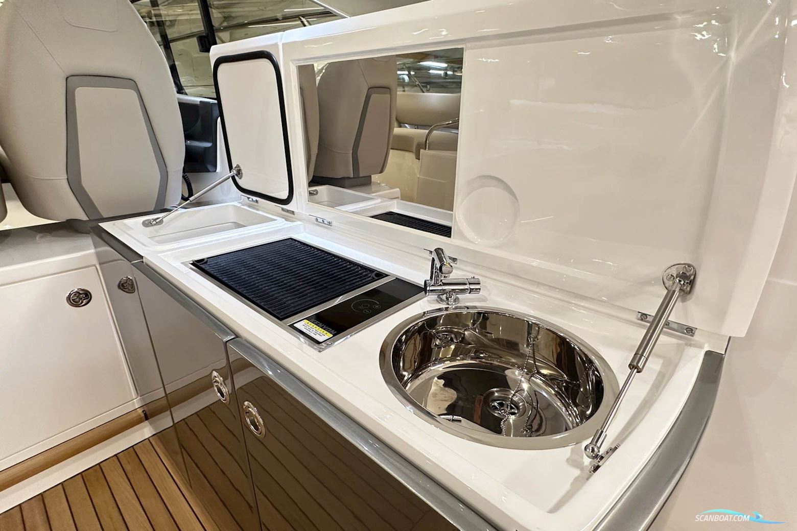 PRINCESS V40