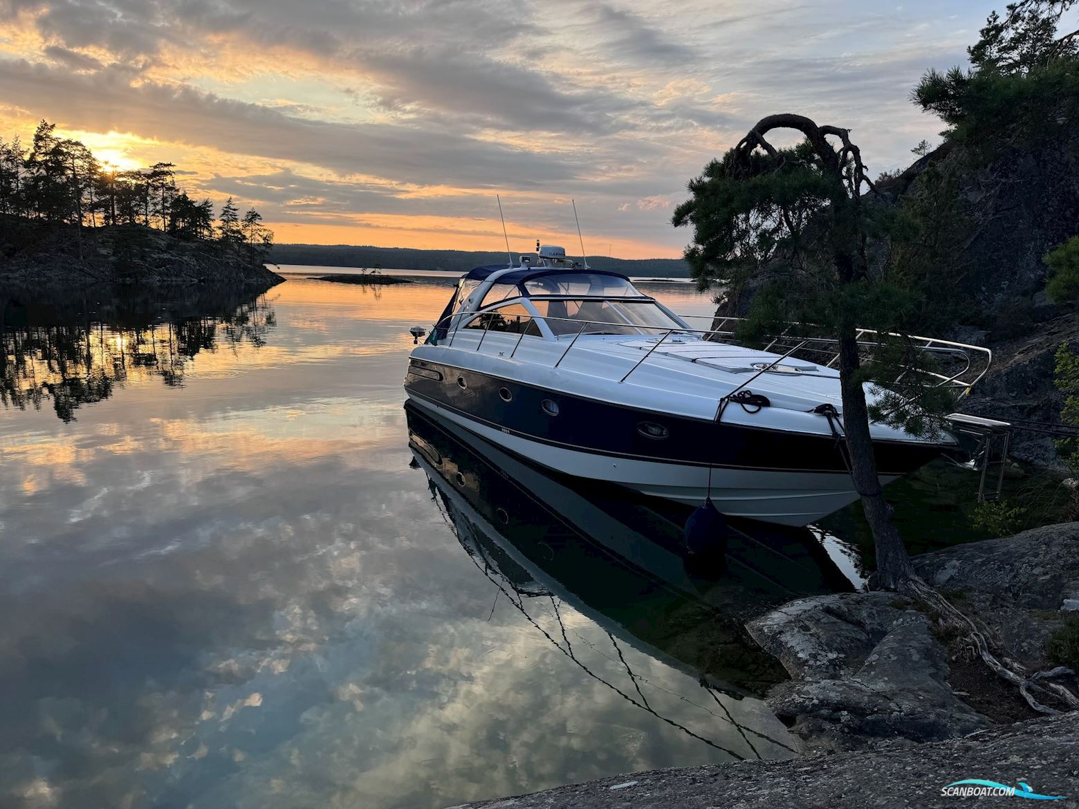 Princess V42 Motorboot 2002, mit 2 st Kad 44 motor, Sweden