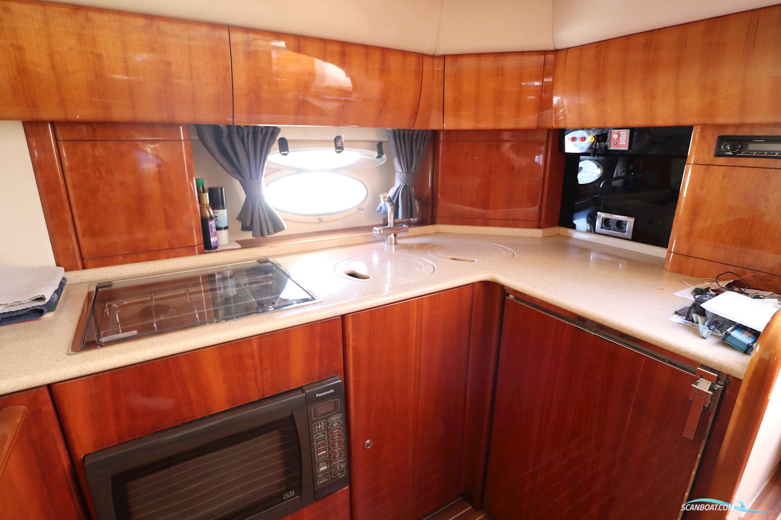 PRINCESS V42